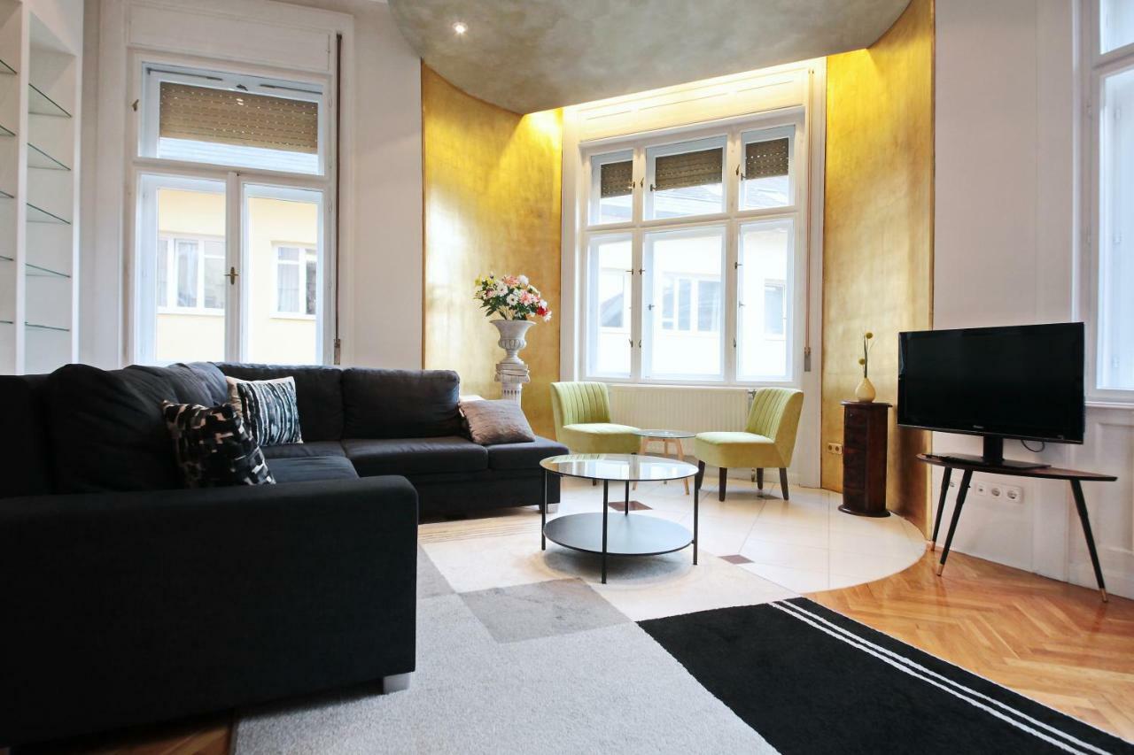 Appartement Luxury Gold Plated In Calm Location