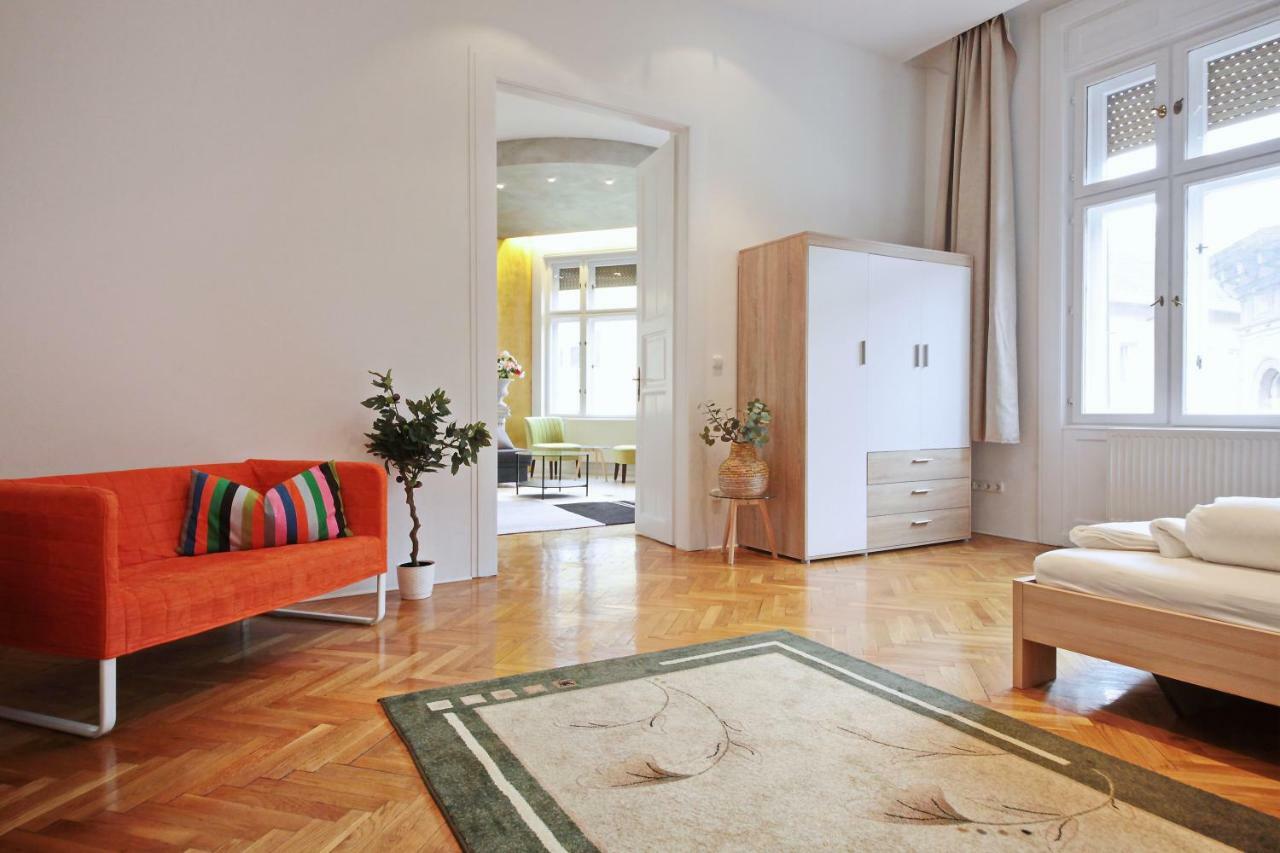 Luxury Gold Plated In Calm Location Appartement